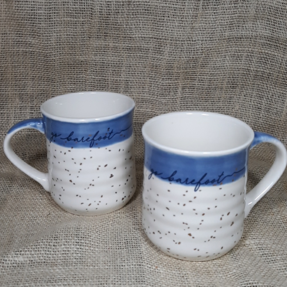 "Go Barefoot" free spirit coffee mug set NWT Large